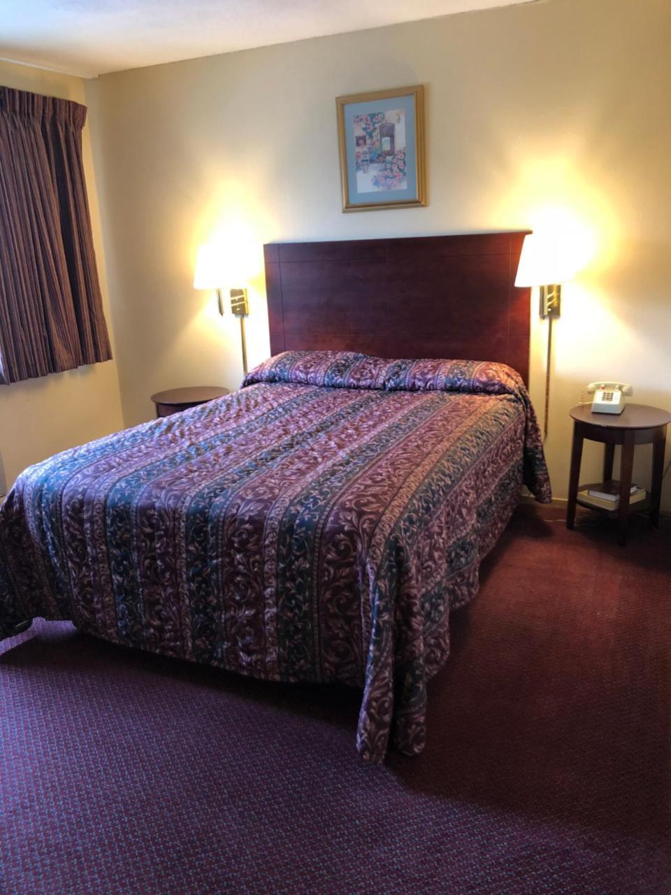 Latham Inn Екстериор снимка